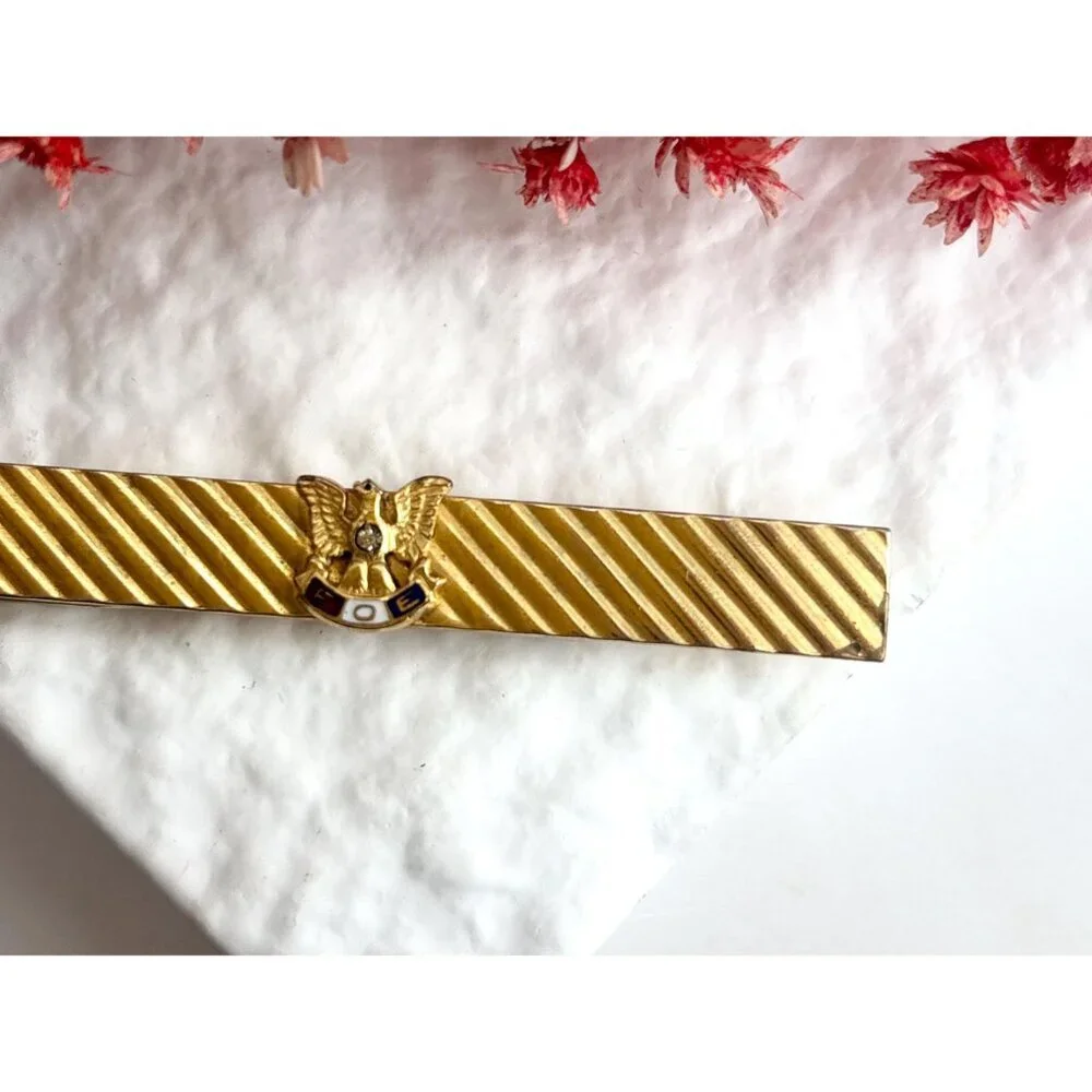 FOE Fraternal Order of Eagles Fluted Gold Toned Vintage Men's Tie Bar | Tie Clip